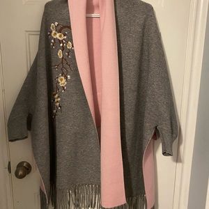 New elegant knit cape
